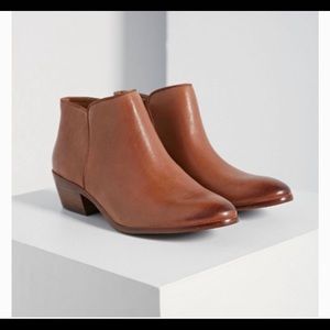 Sam Edelman petty Ankle Bootie 5 (barely worn)